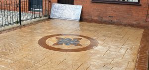 Pattern Imprinted Driveway Wigan with Centre Feature